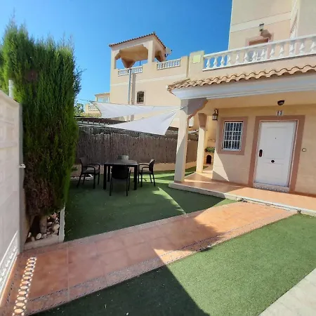 Apartamento Casa Pareada Con Jardín, Solarium Y Wifi Gratis *