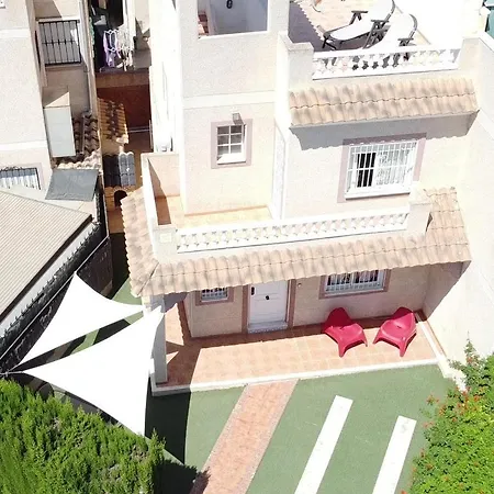 Apartamento Casa Pareada Con Jardín, Solarium Y Wifi Gratis *